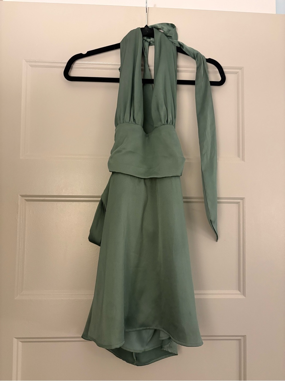 Lucy in the sky  Halter Tie-Back Dress NWOT size small!